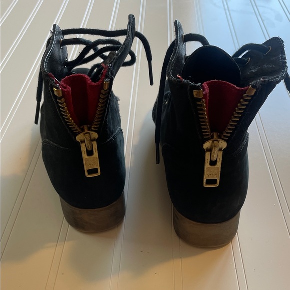 Steve Madden Women’s Black Lace-Up Boots Size 8.5 Zipper Back - Picture 9 of 10